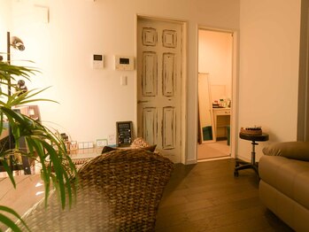 アロマ アンド ドライヘッドスパ 至福のひととき/店内