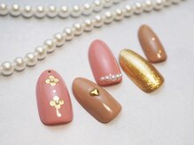ネイルサロン ブランシュール(Nail Salon Blancheur)/ゴールドフラワーネイル