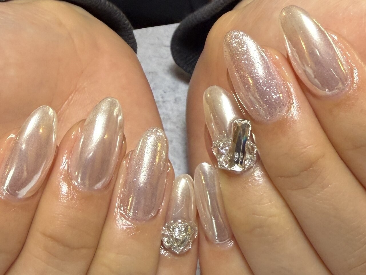 2026年冬トレンド】ホワイト ワンカラー ハンドのネイルデザイン集