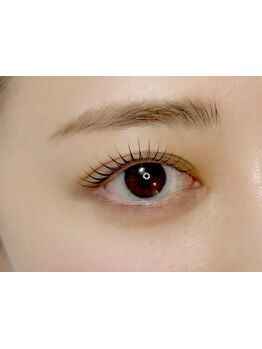 ナチュラル上品な目元にしたい