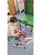 かおりビューティサロン/お子にスタッフが付き添います。