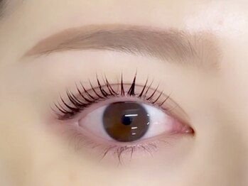 ミロ 渋谷店(MIROH)の写真/お顔のバランスに合わせた黄金比率で整える垢抜け眉に♪Jr.アイリストが担当するので料金もお得☆ [渋谷]