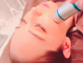 アネル 美里店(anel)の写真/『目元からホウレイ線、フェイスラインまでリフトアップ!』3Dソニックラインで小顔効果を長期キープ!
