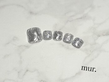 ぷっくりシルバーネイル