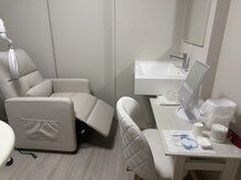 櫻子の雰囲気（白を基調としたプライベート空間です。）