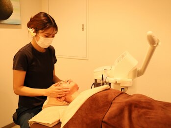 オーシャンスパ 志木店の写真/EMSでお顔のエクササイズ！短い時間で理想のフェイスラインを手に入れよう♪時短フェイシャルケア