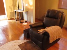 ドライヘッドスパブース。リクライニングチェアでゆったりと。