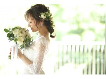 イシス ジェニー マルヤマクラス店(ISIS Genny)/ブーケを持つ手元も美白致します