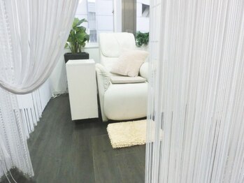 ラドール 池袋東口(La'dor)/ふかふかリクライニングソファー