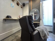 シュエット アイラッシュデザイン(Chouette eyelash design)の雰囲気(オーガニックの香り広がる店内♪ふかふかソファーでリラックス)