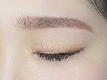 スワローネイルアイ(swallow nail eye)の写真/【今大人気の韓国風眉★】自分では調整が難しい眉毛管理はプロにお任せ☆間引きで均一な濃さの眉に♪