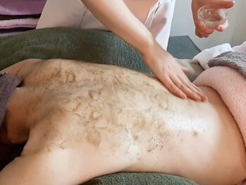 プライベートエステサロン トゥインクルの写真/【背中ニキビケア】着たい服、背中を気にせず着られる私に♪繰り返すニキビケア・跡の根本ケアでつるん肌へ