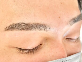マイズ(MAI's)の写真/【脱・自己流】今やメンズもサロンで眉を整える時代！眉毛WAXで清潔感あふれる理想の第一印象へ◇