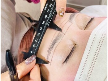 サロン アウラ(salon AULA)/眉毛スタイリング〈初回〉4300円