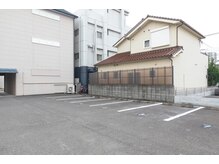 なごみ鍼灸整体院/駐車場8台完備