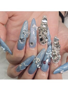 ネイル アトリエ アミュレット(Amulet)の写真/個性が輝くギャルネイル◎パーツ付け放題＆長さだしで指先を大胆に彩ります！