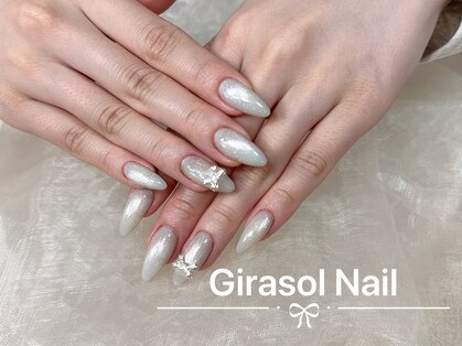 ヒラソルネイル(Girasol nail)の写真