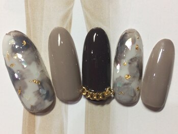 ネイルサロン リリオ(Nail Salon Ririo)/大人白べっ甲ネイル