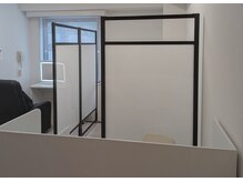 ホワイトニングショップ 北四番丁店/半個室のプライベート空間