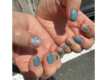 ララネイル(lala nail)/ワンカラー+4本デザイン