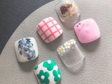 スパイラルネイルサロン 高輪店の雰囲気(毎月新色・新デザインをご用意しています。季節のデザインも◎)