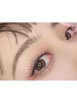 ナチュラル上品な目元にしたい