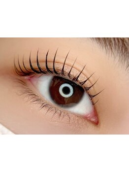 ナチュラル上品な目元にしたい