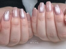 リッシュ(RICHE)/上品なピンクネイル