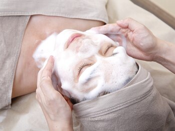 ミモザ(Mimosa)の写真/大人女性にも人気！お肌悩みに合わせたケアを受けられるサロン♪艶玉を目指せる☆REVIハーブピーリング◎