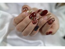 ネイルサロン R/スタイリングコース8030円　