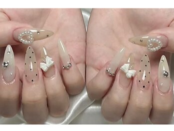 アメリ(AMERI)の写真/お任せ&似合わせデザインも対応可能◎ワンポイントのパーツでシンプルのなかにも貴方らしさを演出♪