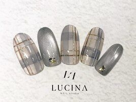 c-395 大人可愛いチェックネイル