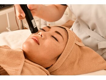 エイジング ラヴィーア 豊橋店(aging Lavia)の写真/早めに対策したい方へ★【肌質改善+フェイスラインたるみ引き上げ】美肌コース60分16,500円→8,500円