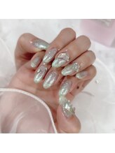 ミス シャーリー(Miss Shirley)/【グリーンラメネイル】