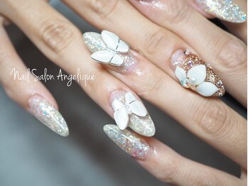 バタフライネイル