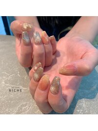 マグネットと桃ネイル