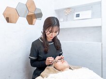 フルアナ(Hu ruana)/眉毛　施術風景