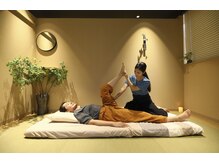 ほぐりら/じんわりストレッチ【タイ古式】