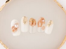 エムスラッシュネイル 本牧店(M SLASH)/ポイントゴールドで華やかネイル