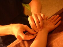 鍼灸師 かわなみこうき/一人ひとりの悩みに寄り添う施術