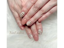 ネイルサロン M/持ち込みデザイン　8900円