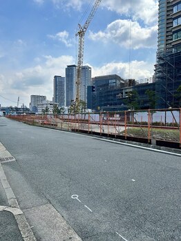 ネイルアバンス 大阪梅田店(Nail AVANCE.)/右側は高層マンションなどの工事