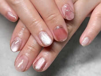 シーン(SHEEN)/レッドニュアンスネイル