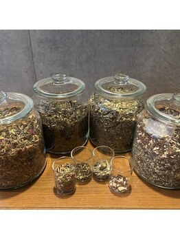 ヨモギー(YOMOGii)/韓国・江華島産4種の基本ハーブ