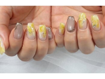 ネイルアンドアイラッシュスタジオ シュシュ(chouchou)/春ミモザカラーのニュアンス