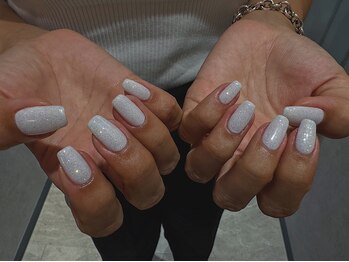 シー(Shhh...)/ホワイトキラキラ