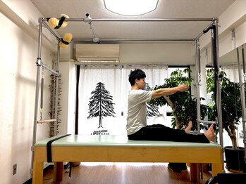 ライフ ピラティス スタジオ(LIFE Pilates Studio)/ハムストリングスとお尻の柔軟性