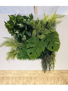 ココヘッド(kokohead)/スタッフ力作のグリーンウォール