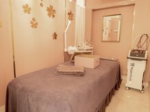 R-1ビューティーサロン 表参道/ピンクゴールドで落ち着く空間