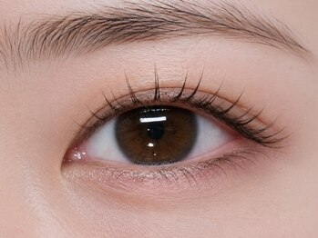 クロム アイプラス 狭山 入曽店(CHROM eye+)の写真/マツエク級の華やかさを、もっと自然に。モチの良さと自まつげケアを両立して、上品な目元へ。